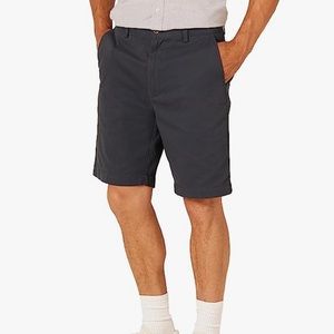 Amazon Essentials Men's Classic-Fit 9" Short
